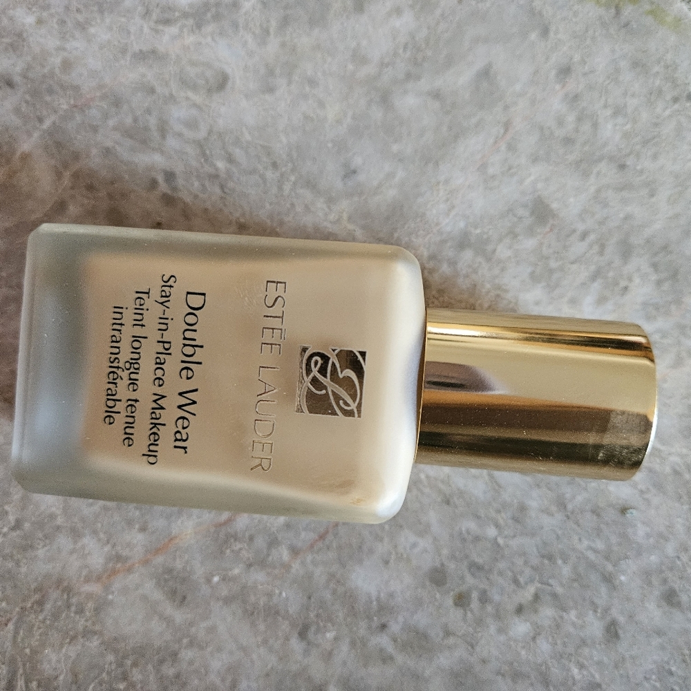 Estee Lauder double wear foundation Cashew 3W2